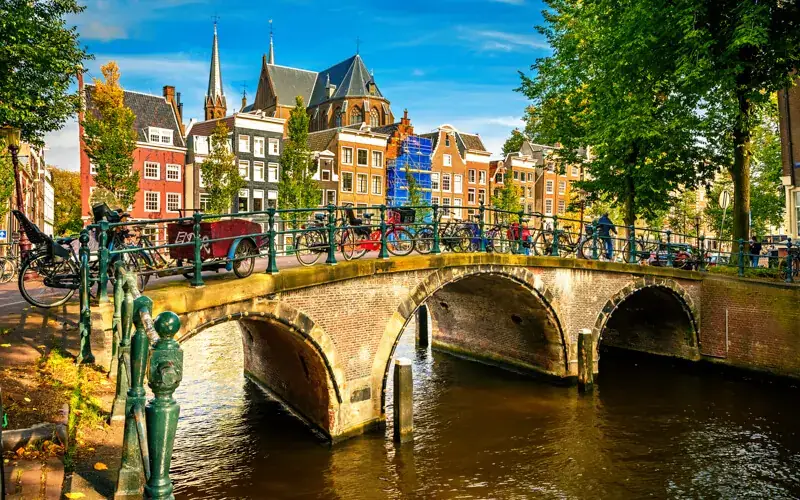 Amsterdam's Vibrant Old Town & Canal Belt