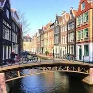 Live tour view of Amsterdam canals