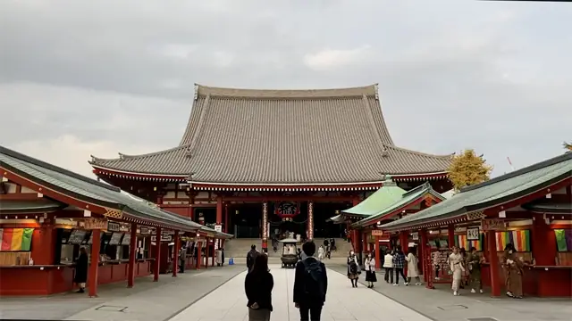 A guide streaming a live walking tour from a city street